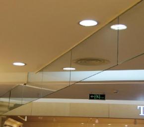 挡烟垂壁：现代建筑安全不可或缺的防火设备